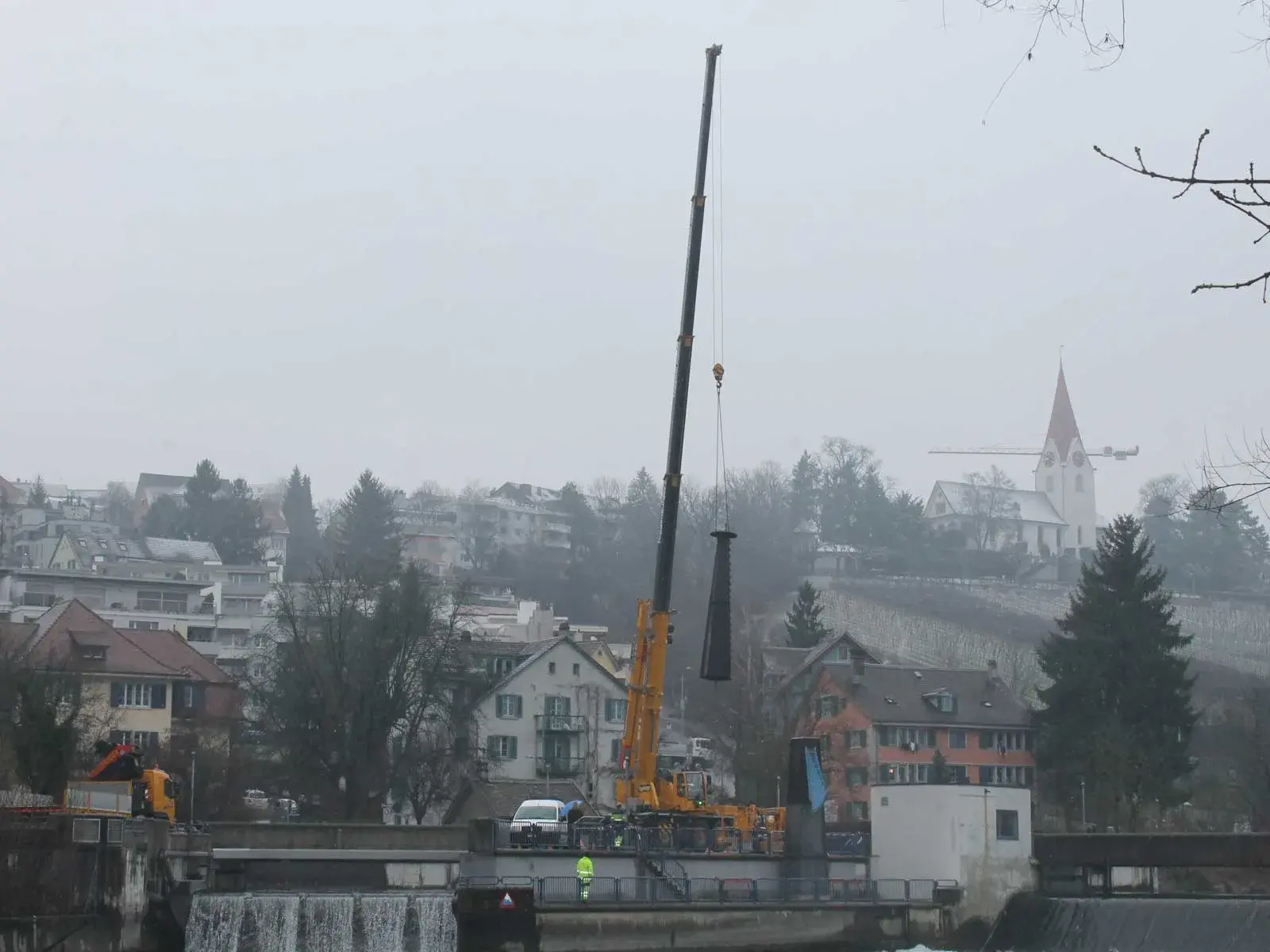 Der «Limmatsprützer» auf dem Stauwehr wurde abgebaut