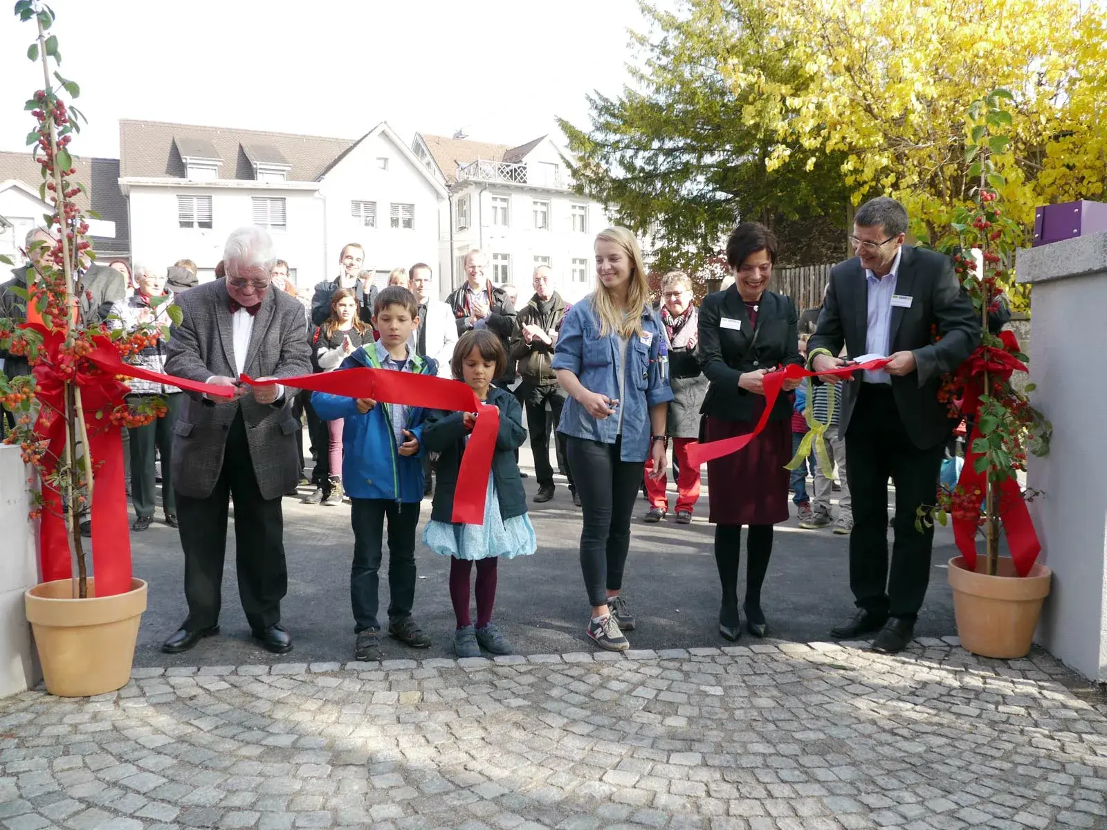 Die Sonne scheint über dem neuen Haus Sonnegg