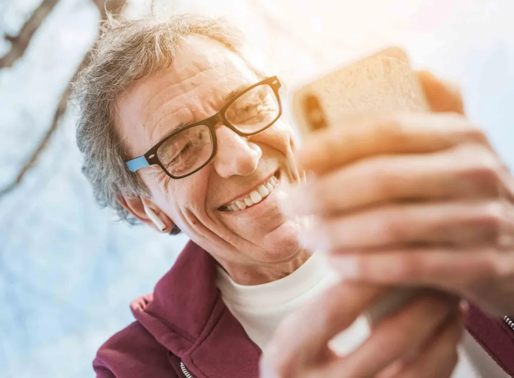 65plus: Neun von zehn sind online
