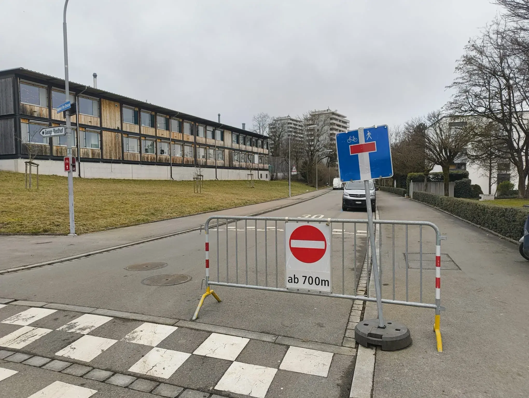 Einbahnregime an Riedhofstrasse wurde vorläufig aufgehoben