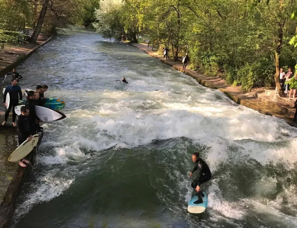 Eine «stehende Welle» in der Limmat?