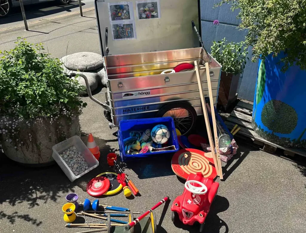 Das Bastel- und Spielmobil ist wieder on Tour