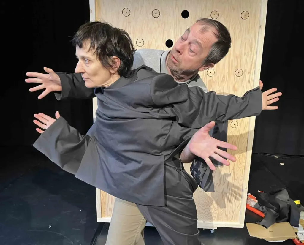 Theater in Höngg: Was krabbelt denn da?