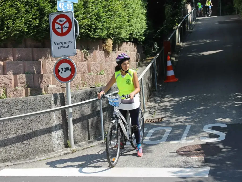 Fünftklässler treten zur Veloprüfung an