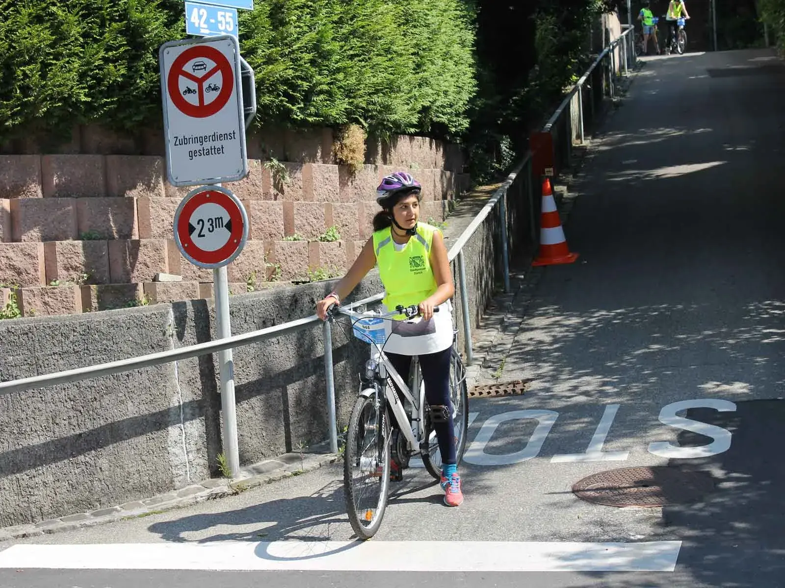 Fünftklässler treten zur Veloprüfung an