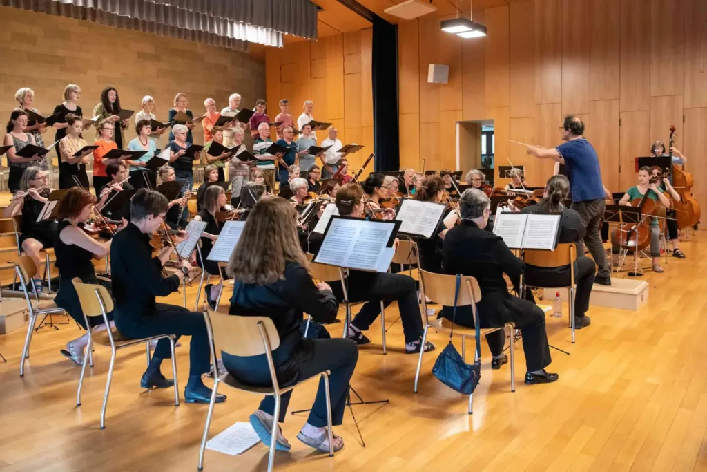 Sinfonietta Höngg: Klingendes Wort – beredter Klang